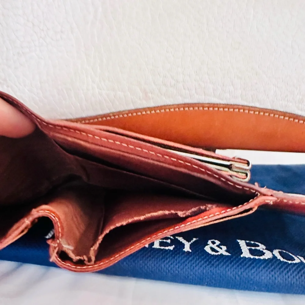 DOONEY & BOURKE ~ Vintage Off-White Pebbled and Brown Leather Satchel w/wallet - Picture 11 of 13